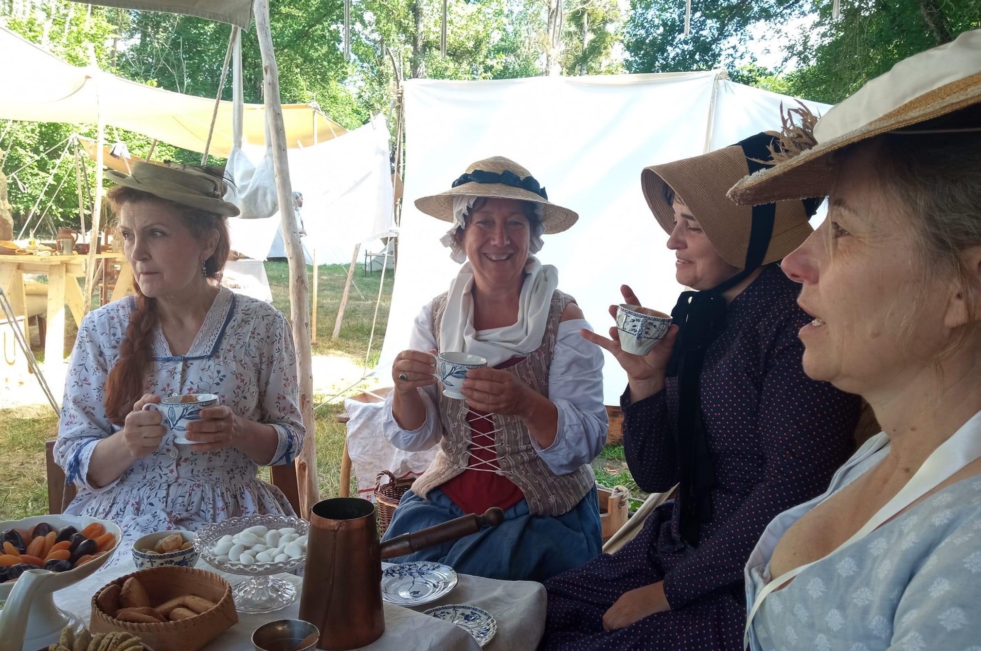 TEA TIME POUR LES DAMES